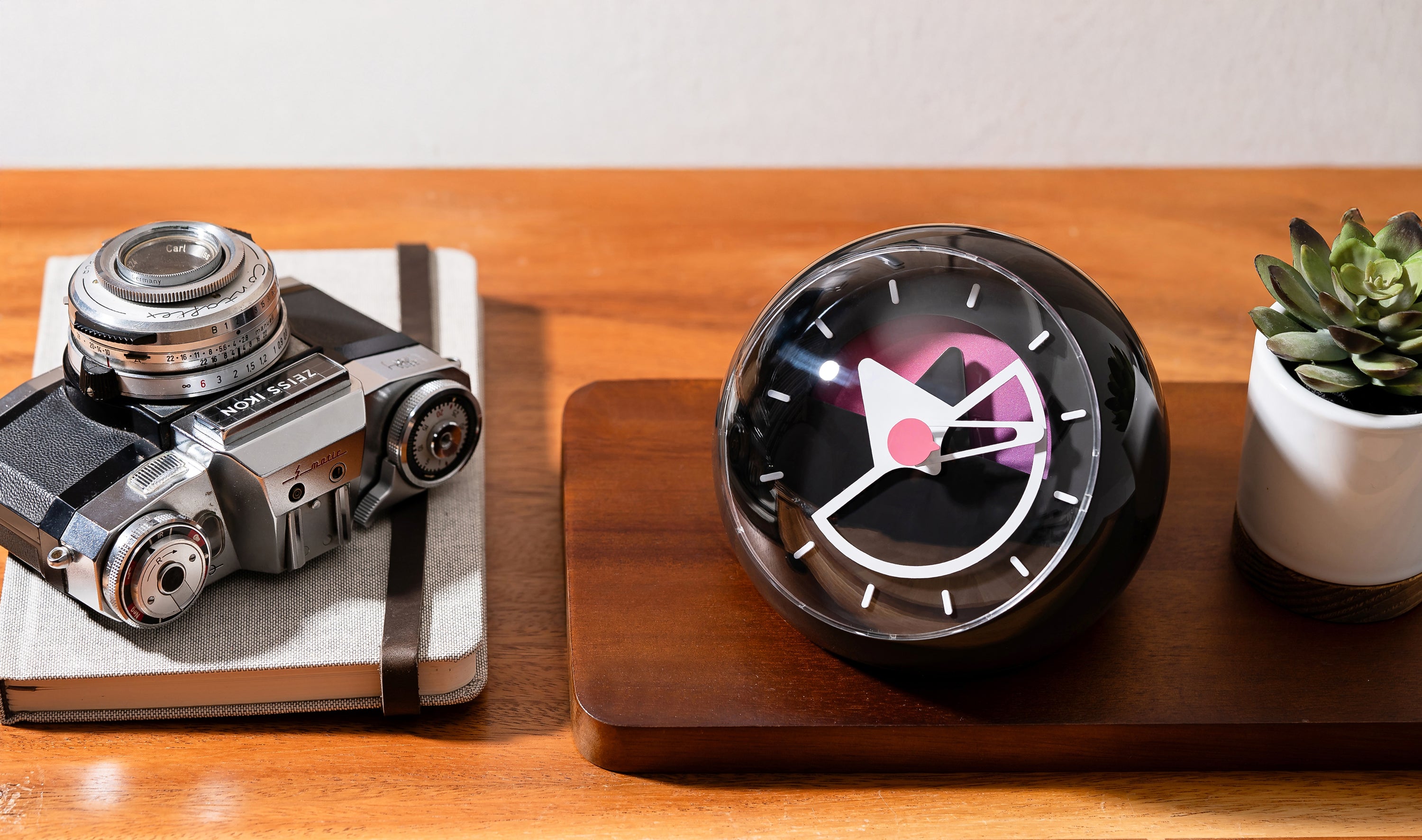 Layer 3.1: Onyx Rose | Desk Clock